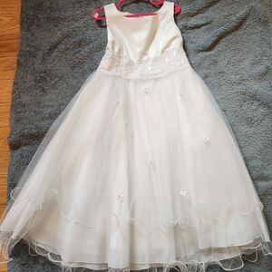 White Formal Gown size 5/6 for kids.